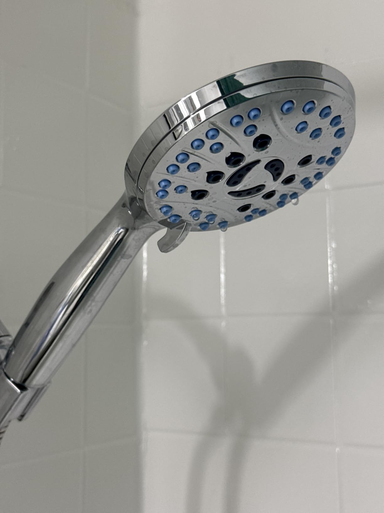 AquaCare 8-mode High Pressure Handheld Shower Head with 2-mode Power Wash | Stay Clean Nozzles, Dual Power Wash for Tub, Tile & Pets, Long 6 ft. Stainless Steel Hose, Wall & Overhead Brackets / Chrome customer photo 1