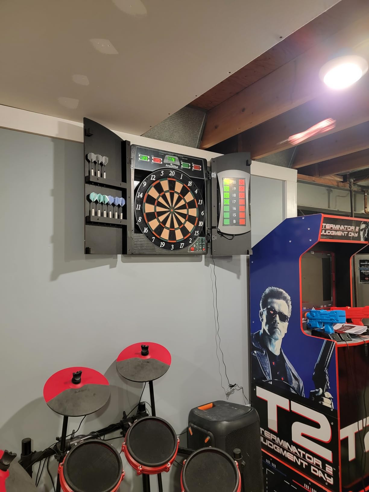Arachnid Cricket Maxx 4.0 Electronic Dartboard Set customer photo 1