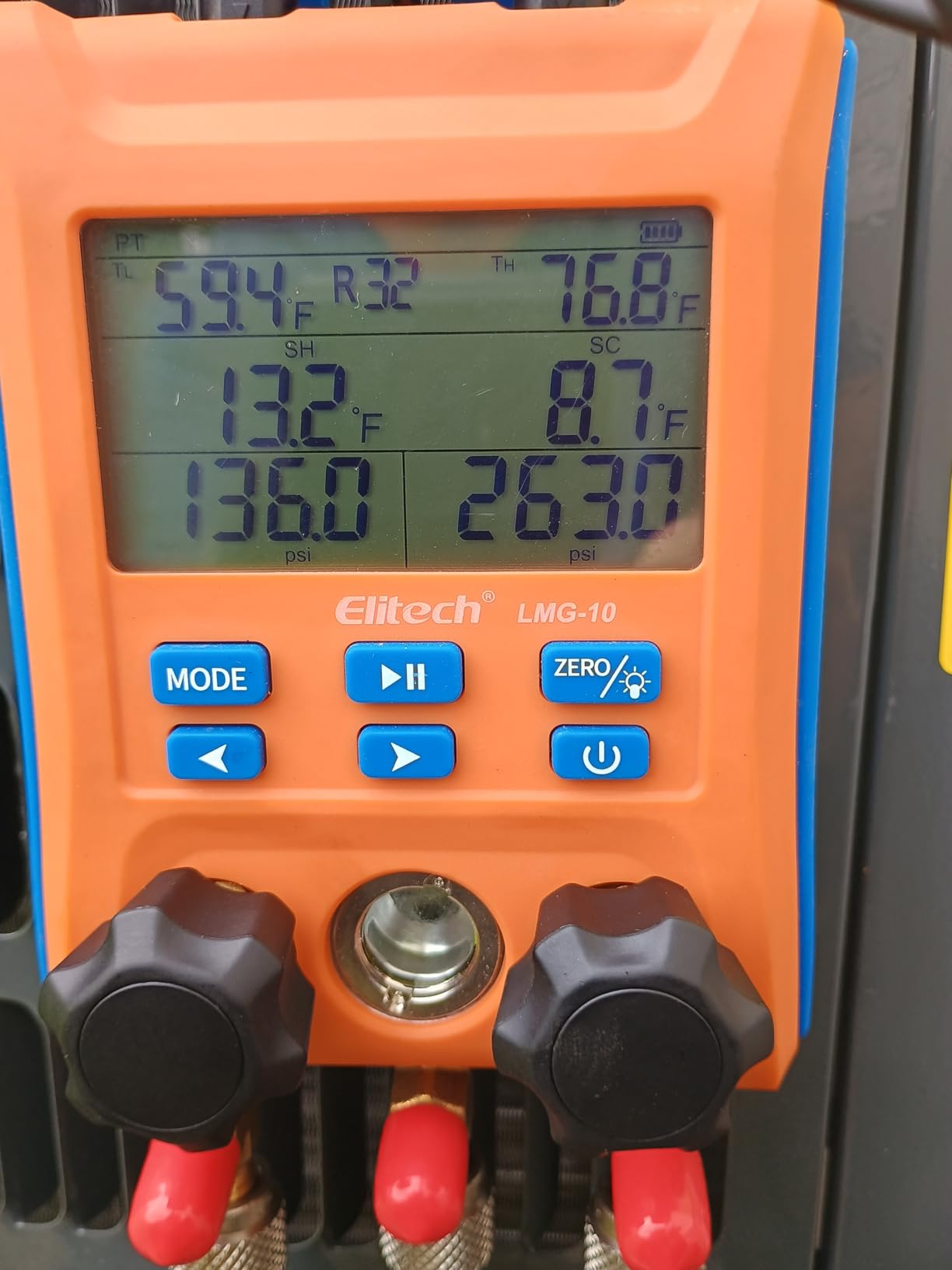 Elitech Digital Manifold Gauge 2-Way Valve with Thermometer Clamps for HVAC Systems, LMG-10 customer photo 2