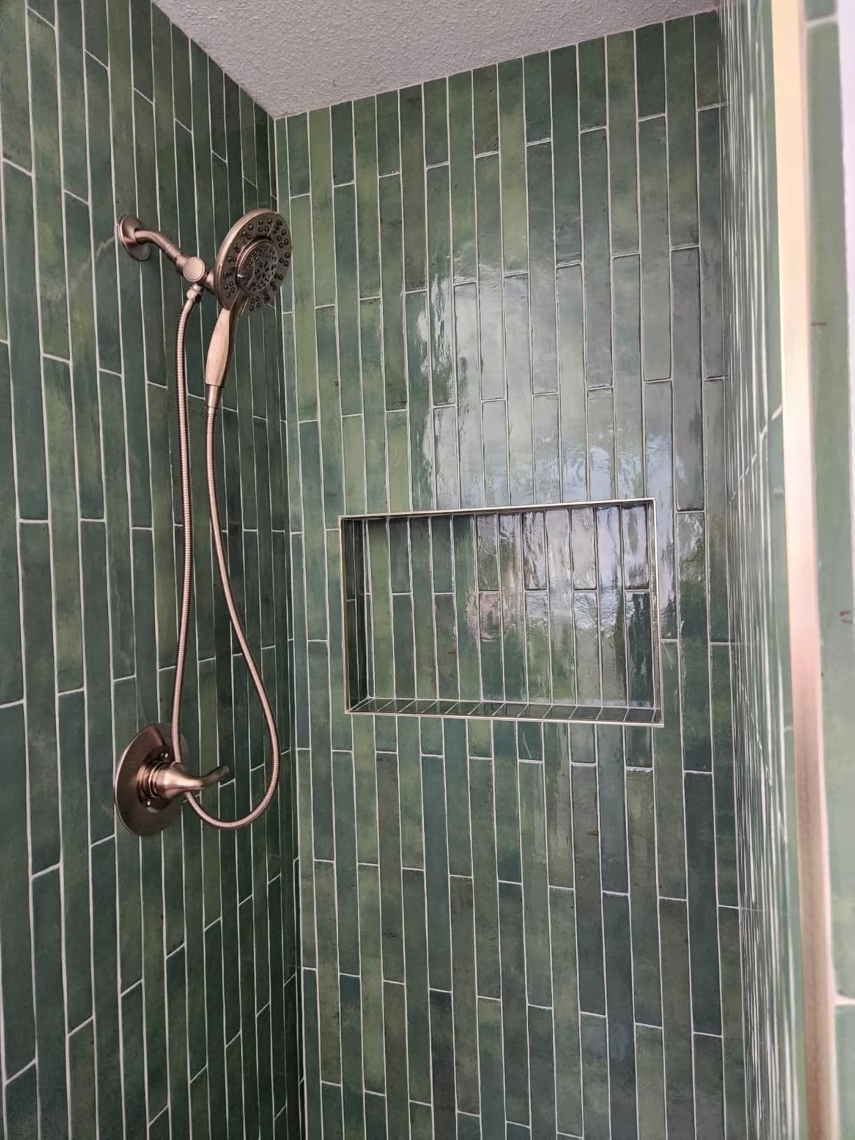 Delta Arvo 14 Series Matte Black Shower Faucet Set with In2ition 2-in-1 Dual Shower Head with HandHeld Spray Combo, Valve Trim Kit, Matte Black 142840-BL-I (Valve Included) customer photo 2