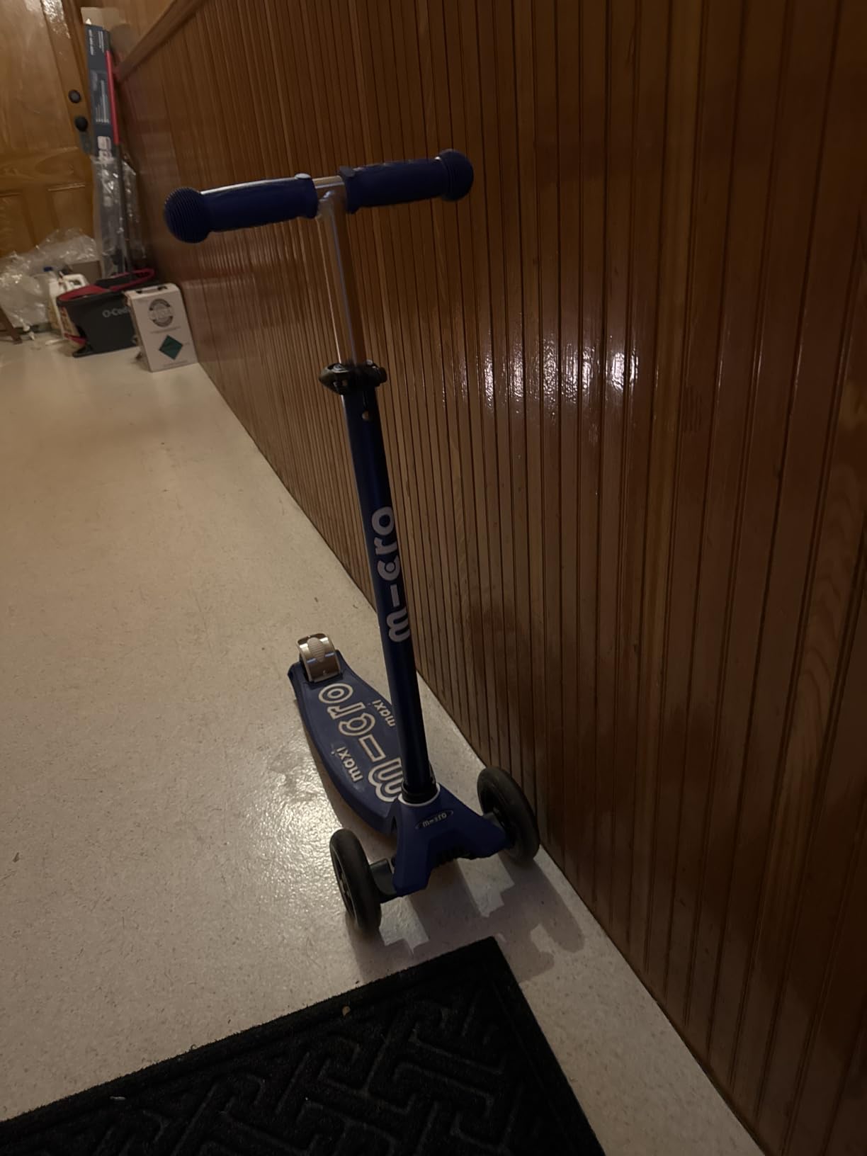 Micro Kickboard | Maxi LED Kids Scooter for Ages 5-12 | Children up to 110 lbs | 3 Wheel Lean-to-Steer Design | Motion Activated PU LED Wheels | Swiss Design customer photo 1