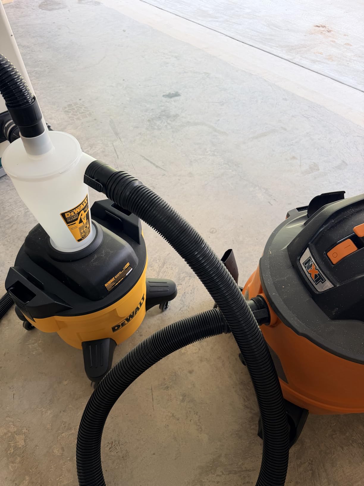 DEWALT Dust Separator with 6 Gallon Poly Tank, 99.5% Efficiency Cyclone Dust Collector, High-Performance Cycle Powder Collector Filter, DXVCS002, Yellow customer photo 1