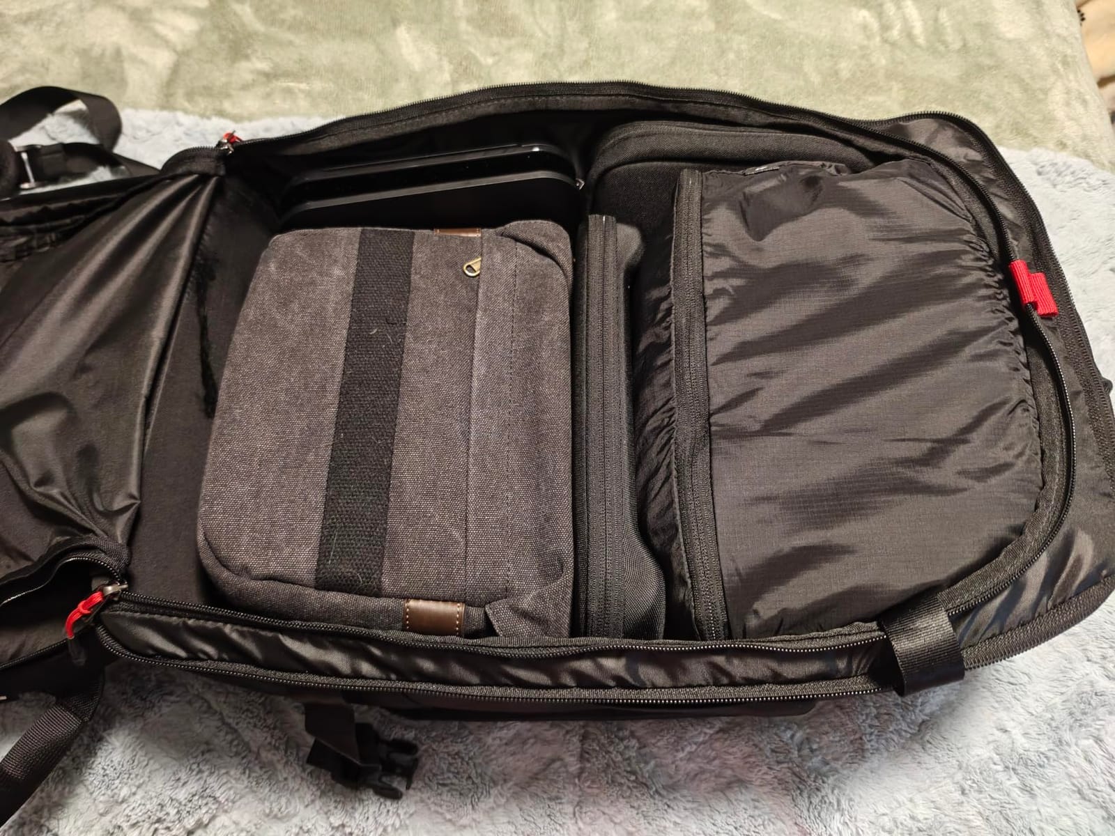 tomtoc Travel Backpack 40L, TSA Carry On Bag Flight Approved, PFAS Free, Water-resistant Business Airplanes Rucksack for Men Women, Fit 17.3 Inch Laptop customer photo 2