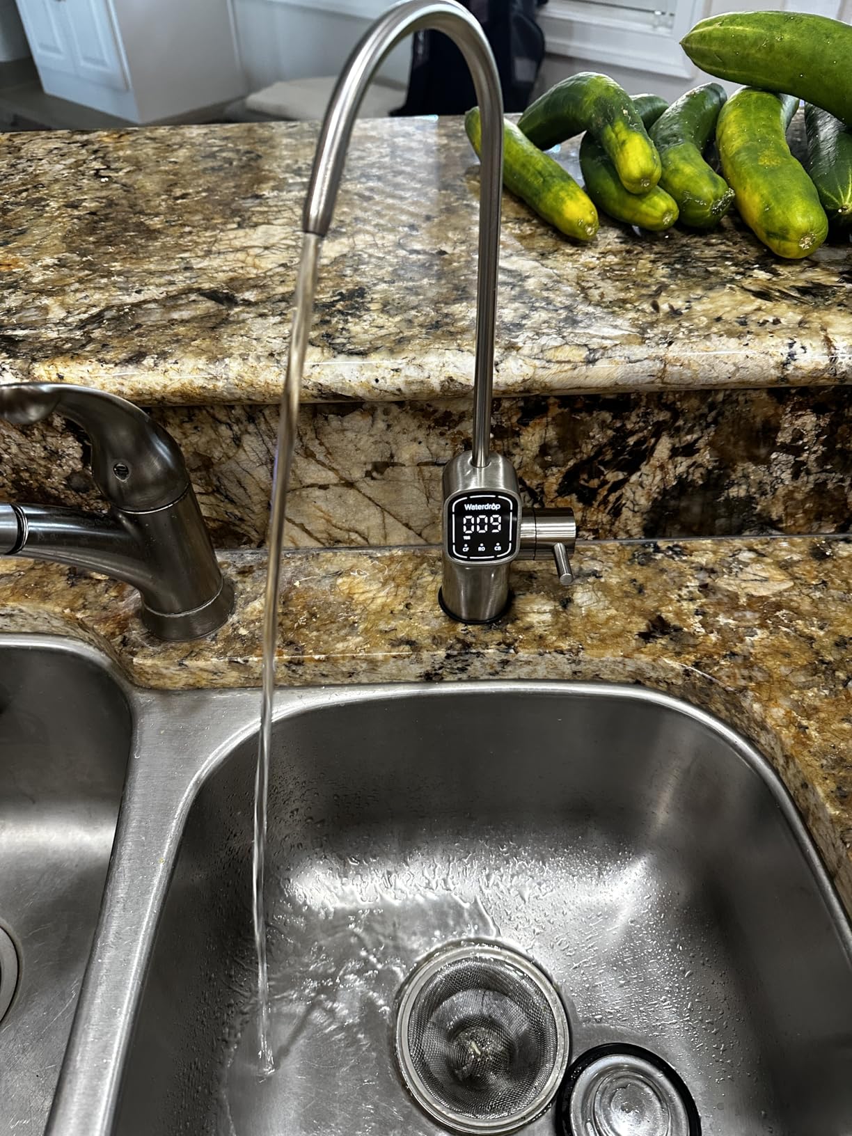 Waterdrop G3P800 Reverse Osmosis Water Filter, 800 GPD, Tankless RO System | NSF/ANSI 42 & 53 & 58 & 372 Certified, 10-Stage RO Water Filtration System Under-Sink, 3:1 Pure to Drain, Smart LED Faucet customer photo 2