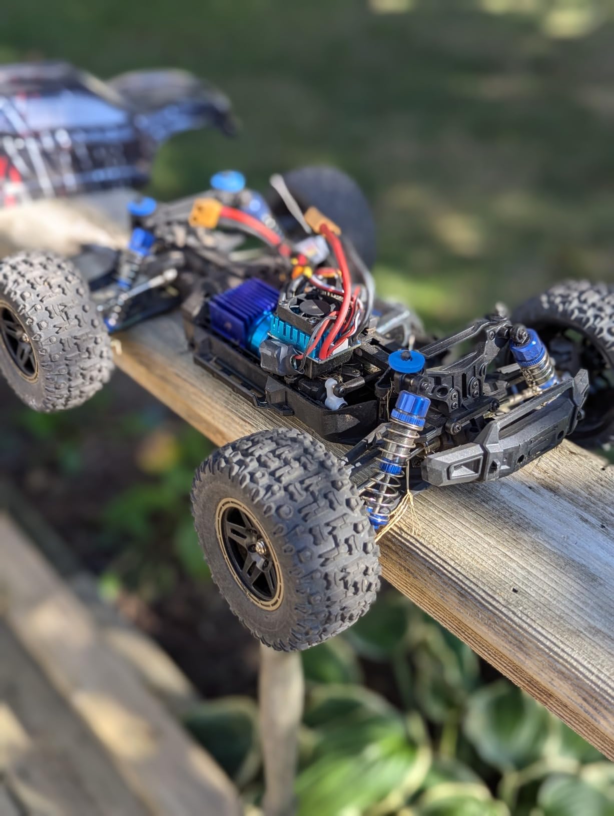 HAIBOXING 2995 RC Truck, 1:12 Scale RC Buggy, 40km/h Off-Road Desert Truck | Full-Aluminum Oil-Filled Shocks, Center Differential, 550 Motor Upgrade Version, Water-Resistant Electronics, Dual Batteries customer photo 1