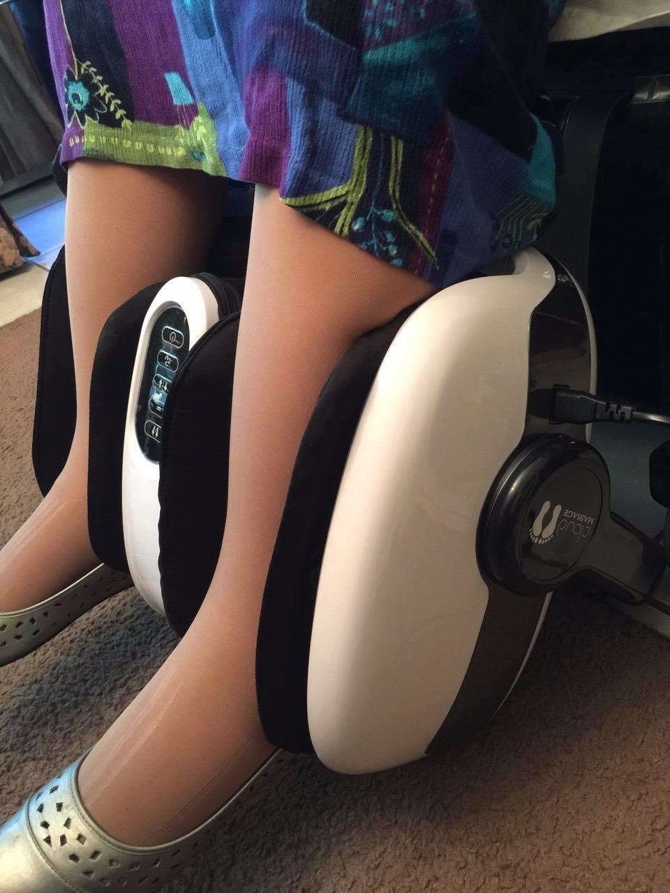 Cloud Massage Shiatsu Foot Massager with Heat, Standard Size, White | Deep Kneading & Compression, Adjustable Intensity, Multi-Mode Leg and Foot Massager with Remote Control, Anti-Slip Base customer photo 1