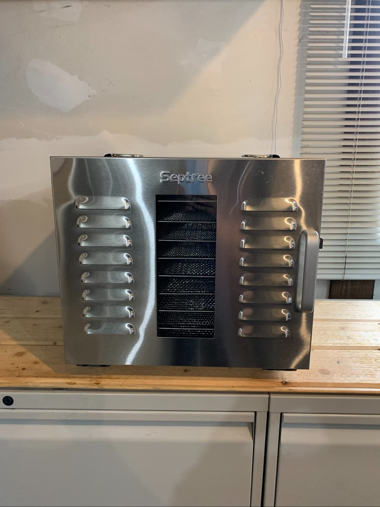 Commercial 10 Trays Food Dehydrator Machine for Jerky and Herbs Usable Area up to 24.65ft² and 194℉ Temperature 1000W Detachable Stainless Steel Dryer for Meat Fruit Mushrooms Beef Food Silvery customer photo 2