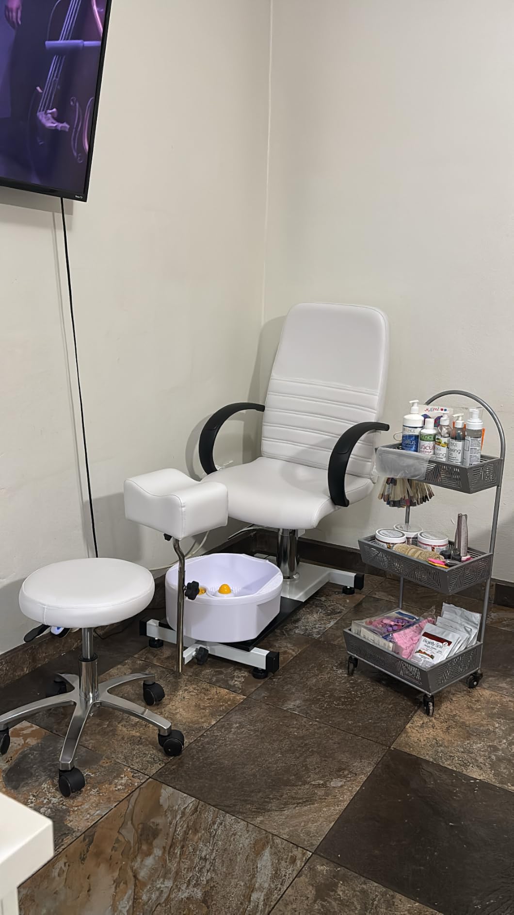 OmySalon Pedicure Chair White with Stool & Bubble Massage Foot Bath, Hydraulic Pedi Chair for Nail Tech, Beauty Spa Salon Unit Station Technician Supplies customer photo 1