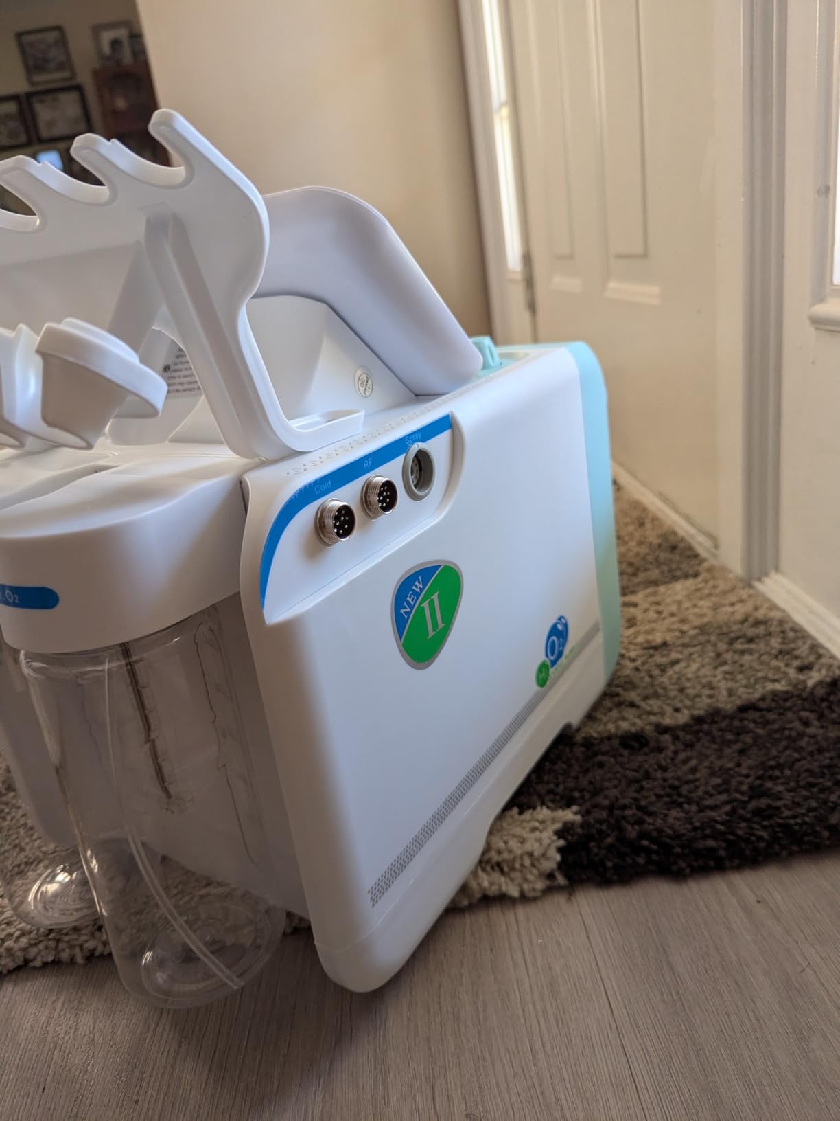 BRÜUN Facial Care Machine - A 7 in 1 Multifunctional Face Care Device for Skin Moisturizing - A Vacuum Cleaning Jet for Home and Beauty Salon customer photo 2