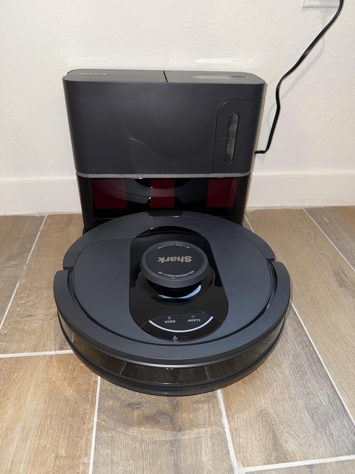Shark AI Ultra Robot Vacuum, Black/Silver, AV2511AE | Matrix Clean, 360° LiDAR Home Mapping, 60-Day Bagless Self-Empty Base, Self-Cleaning Brushroll, Works with Alexa, Wi-Fi customer photo 1