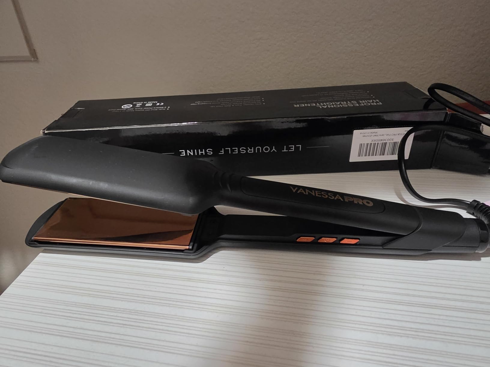 VANESSA PRO 2 Inch Titanium Flat Iron, Easy One Pass Styling for Thick Hair | Wide Plate Hair Straightener Covers More Hair, Infused with Argan Oil & Keratin for Smooth Results customer photo 1