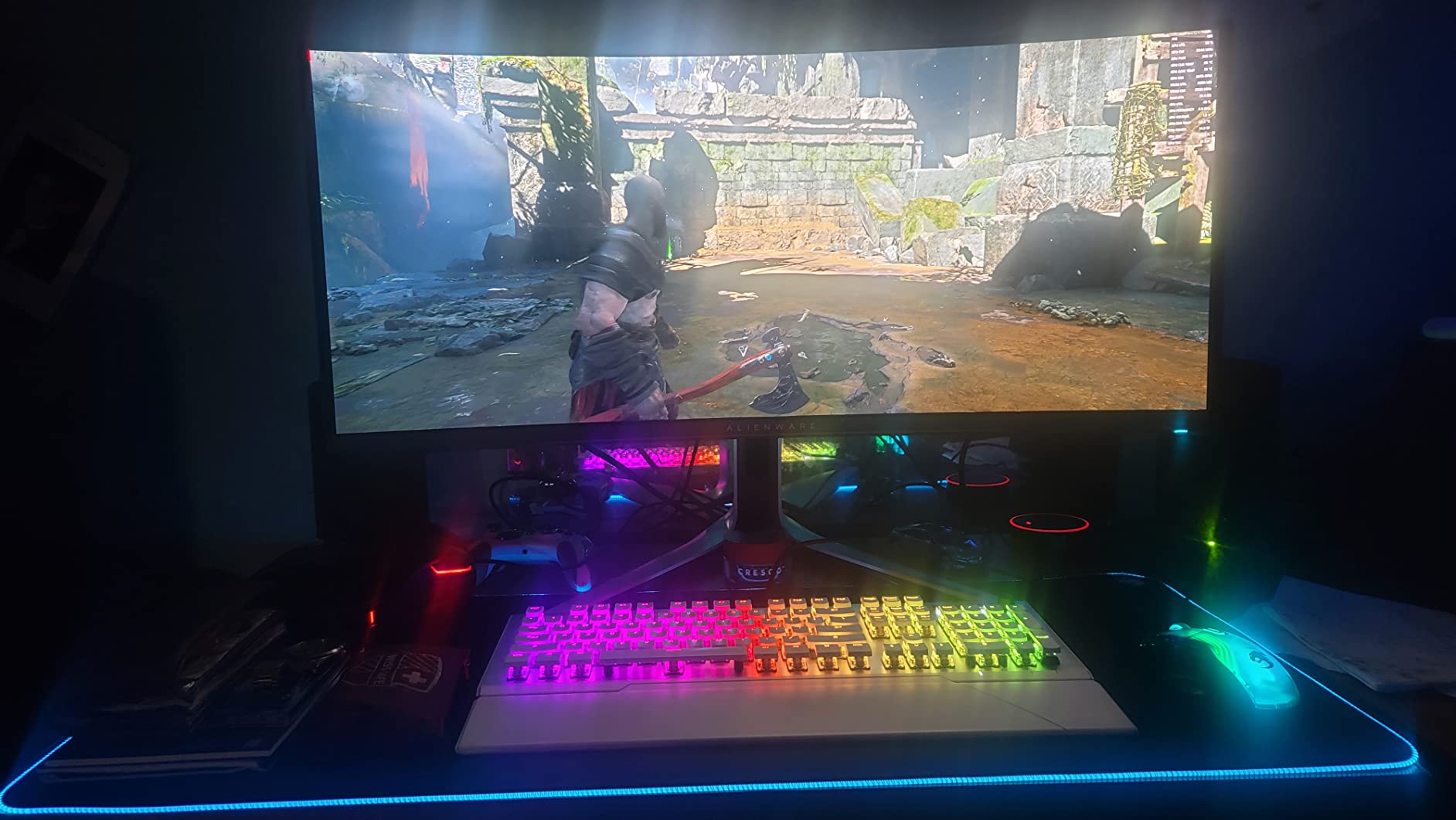 Alienware AW3423DW Curved Gaming Monitor, 34.18-inch Quantum Dot-OLED 1800R Display, 3440x1440 at 175Hz, 0.1ms GtG customer photo 1