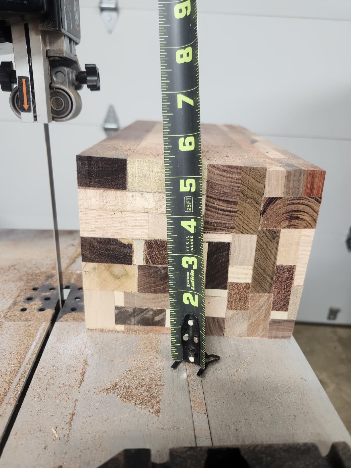 WEN Band Saw with Stand, 10-Inch, 3.5-Amp, Two-Speed (BA3962) customer photo 1