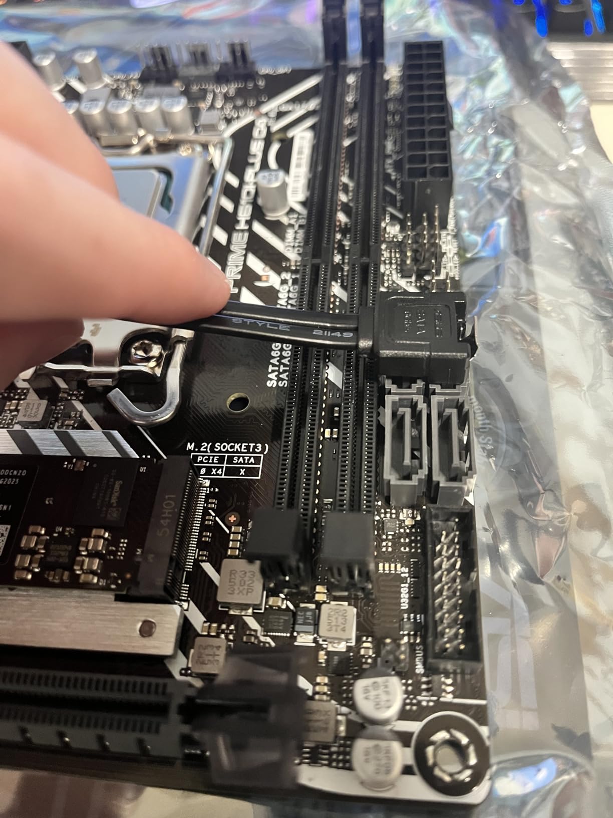 ASUS PRIME H610I-PLUS D4 LGA 1700(Intel 12th Gen&Intel vPro)mini ITX Motherboard(PCIe 4.0,DDR4,USB 3.2 Gen 1 Type-A,1Gb Lan,DP/HDMI/D-Sub,V-M.2(Key E),Q-LED,Mono-out header with amp IC,SPI TPM header) customer photo 2