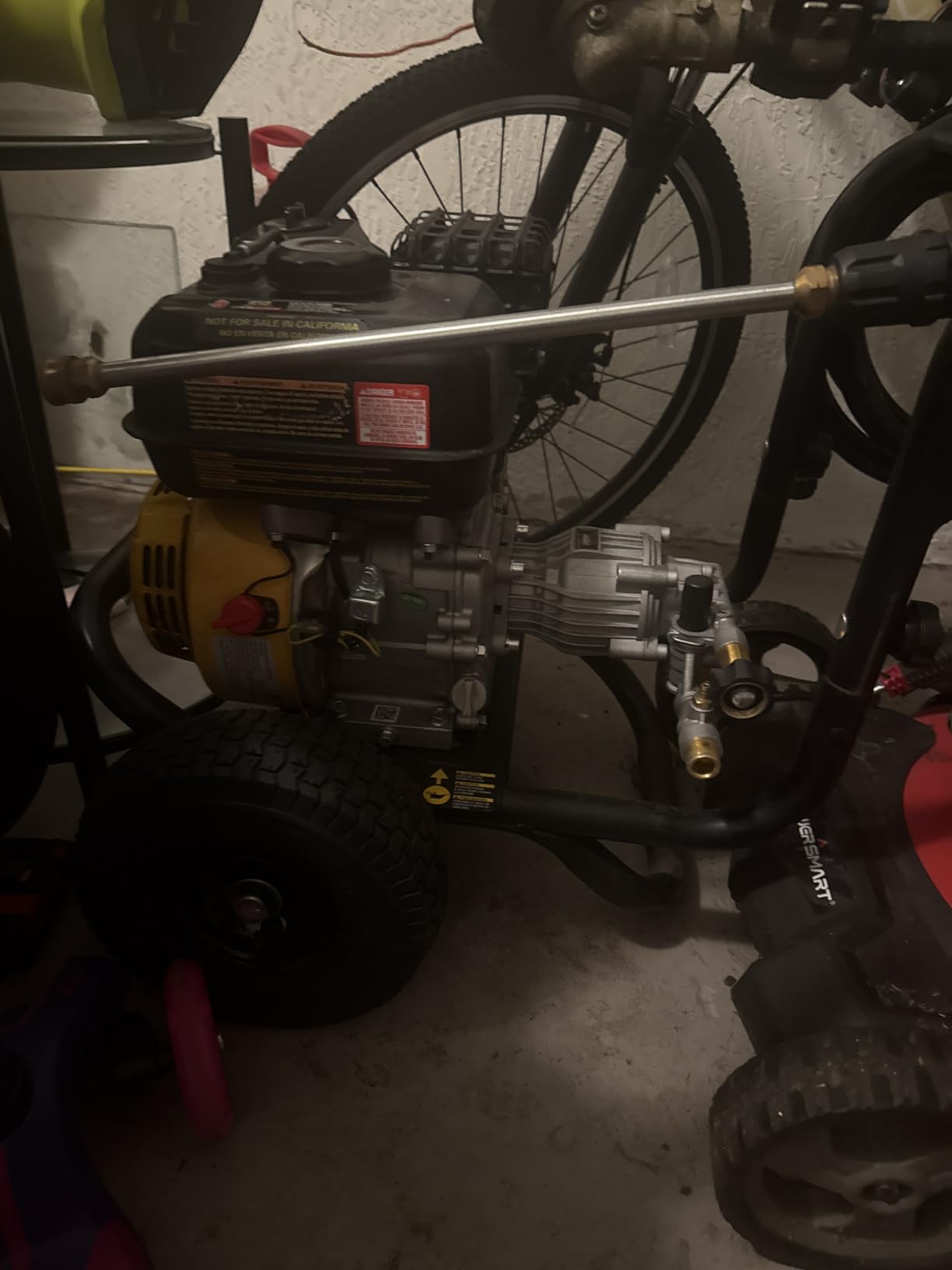 DeWalt 3300 PSI Gas Pressure Washer, 2.4 GPM, Residential Model DXPW3300-S | AAA Axial Cam Pump, 25' Hose, 5 Nozzles, Ergonomic Spray Gun customer photo 2