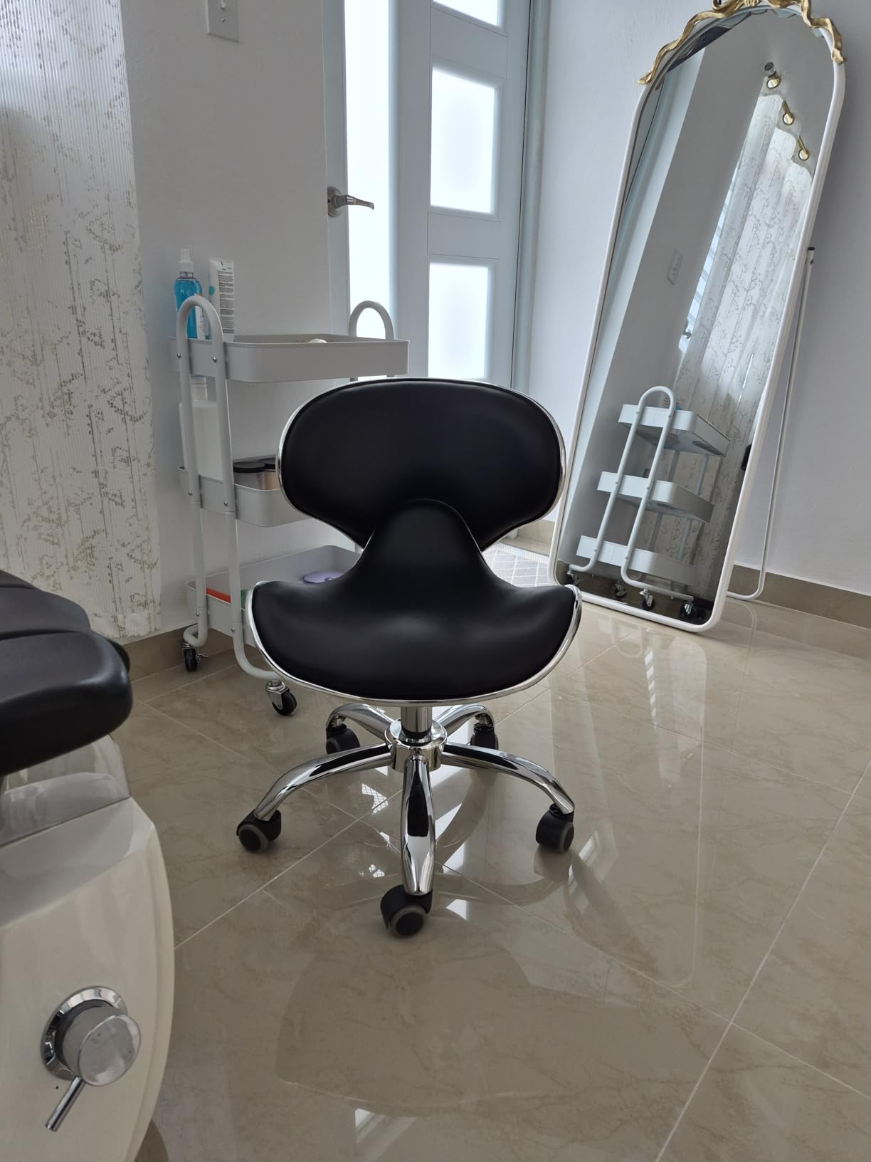 Minewill Pedicure Chair for Nail Tech, Heavy Duty Metal Base for 400 Lbs | 2 In Adjustable, Ergonomic Back Support, Rolling Swivel, Soft Sitting, Perfect for Massage Salon Spa Medical Tatoo,Withe customer photo 2