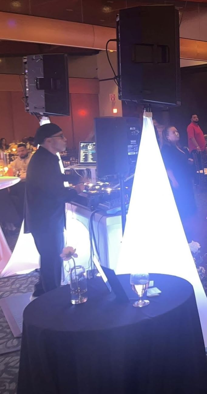 Rechargeable Stage Par Lights U'King RGB 36 LED Uplights Battery Powered with RGB 36W DJ Uplights Sound Activated Remote Control for Wedding DJ Disco Events Halloween Church Live Party- 8 Pack customer photo 2