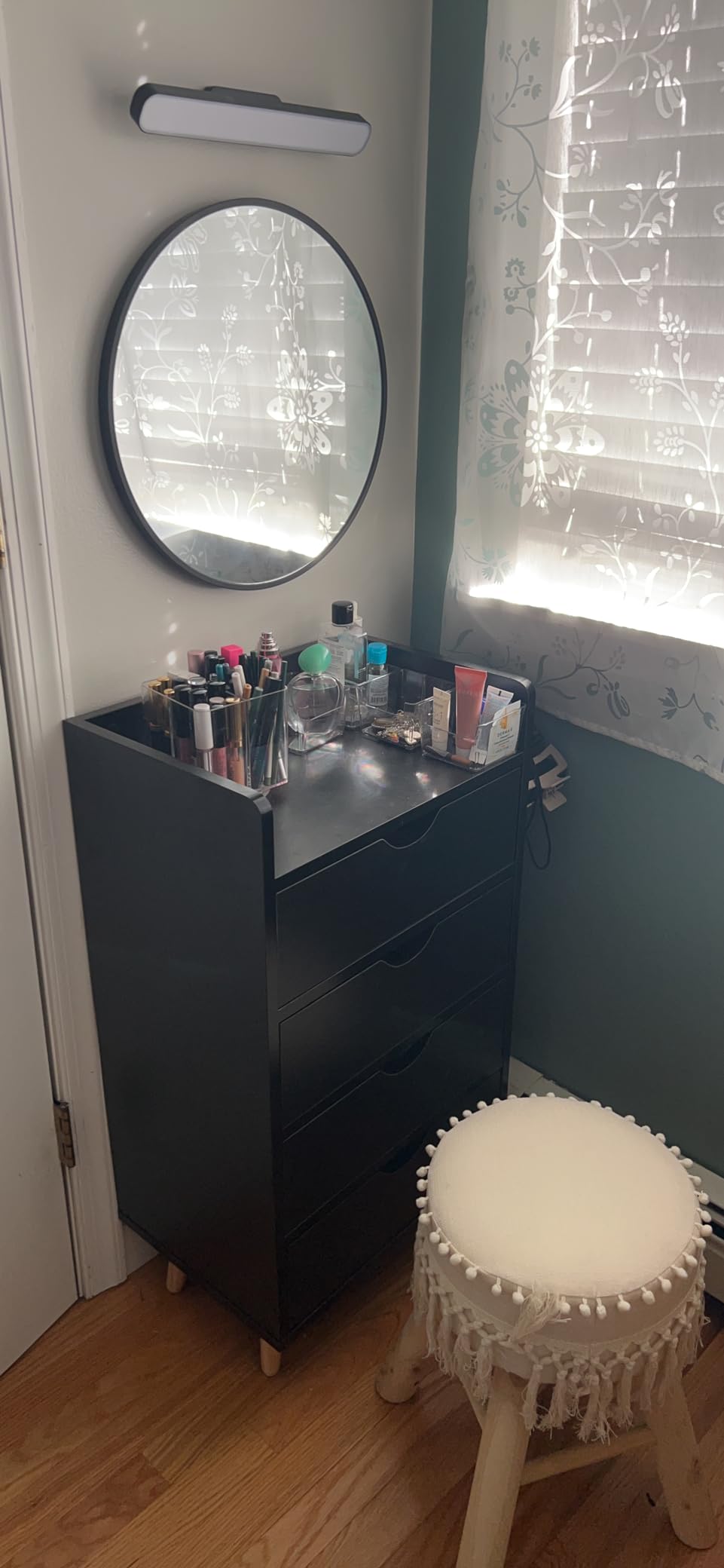 OmySalon 4-Layer Salon Storage Cabinet, Beauty Barber Salon Styling Station Organizer Equipment, Hair Stylist Station Set with 2 Hair Dryer Holders, 4 Drawers and Raised Table Legs, Black customer photo 2