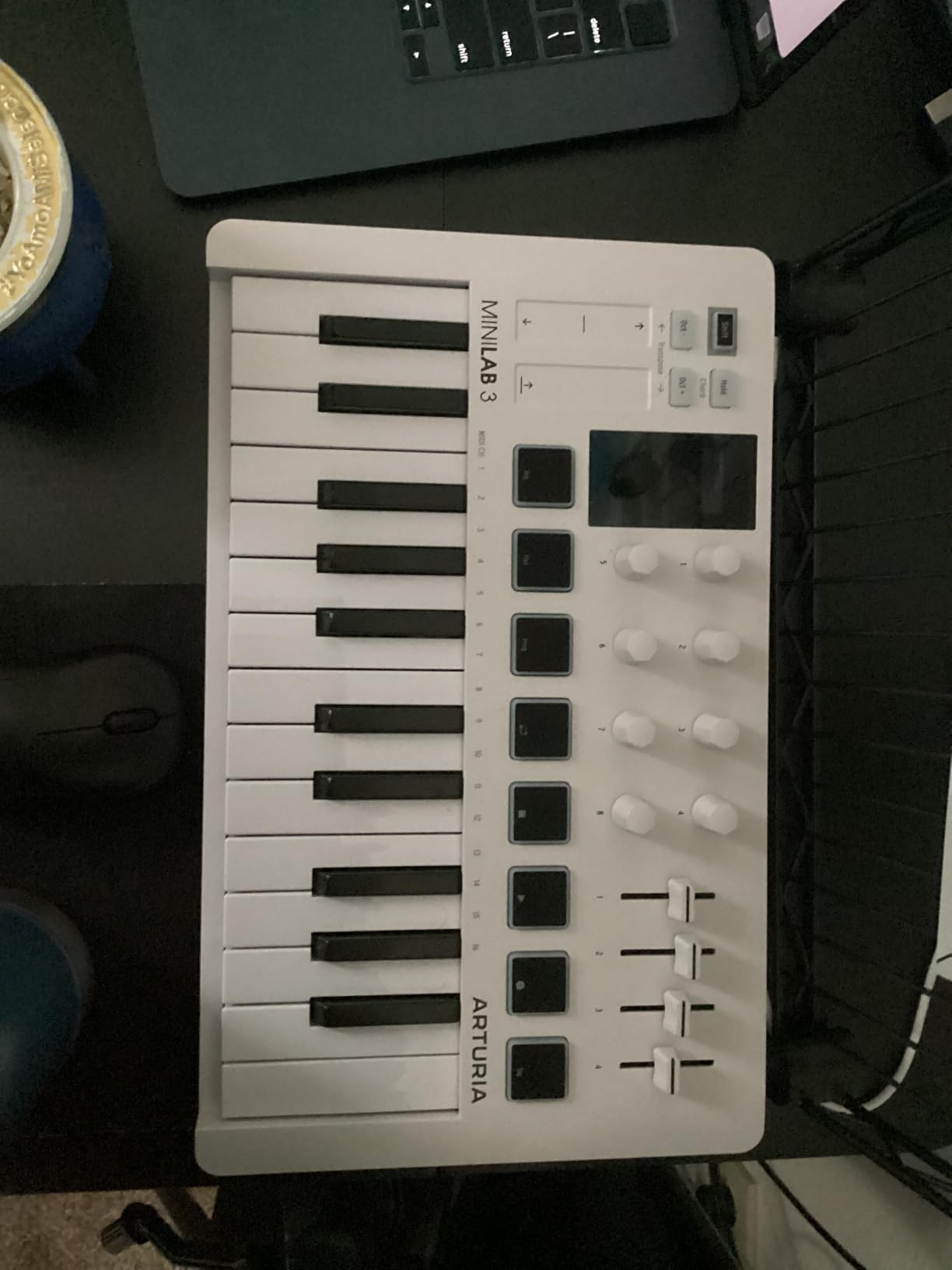 Arturia MiniLab 3 - Universal MIDI Controller for Music Production, with All-in-One Software Package - 25 Keys, 8 Multi-Color Pads - White customer photo 1