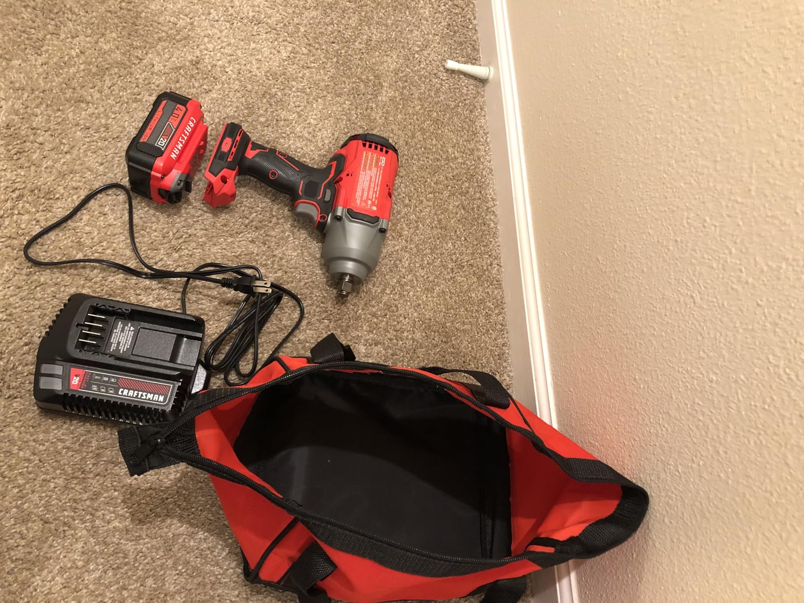 CRAFTSMAN V20 RP Impact Wrench, Cordless, Brushless, High Torque, 1/2 Inch, 4Ah Battery and Charger Included (CMCF940M1) customer photo 2