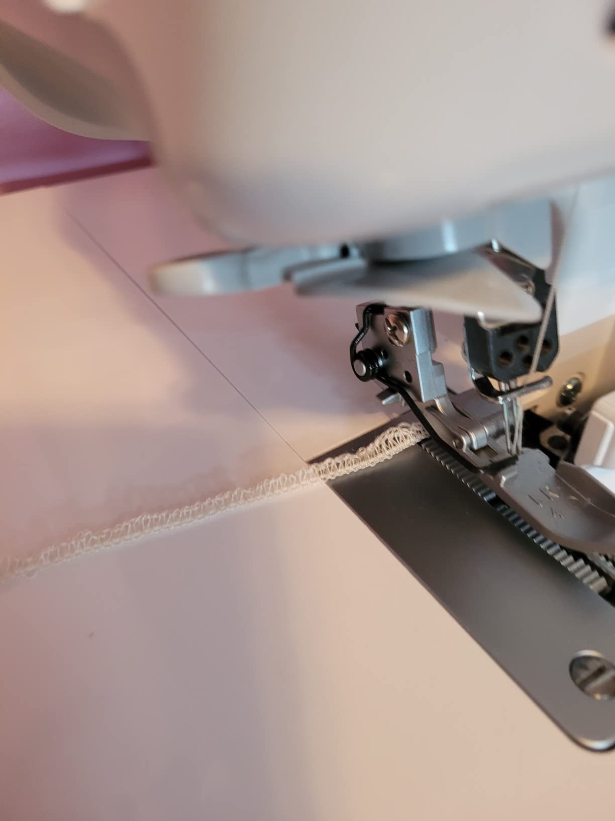 Brother AIR1800 Air Serger Sewing Machine with Jet Air Threading | Jet Air Threading, 2/3/4 Thread, LED Lit Work Area customer photo 1