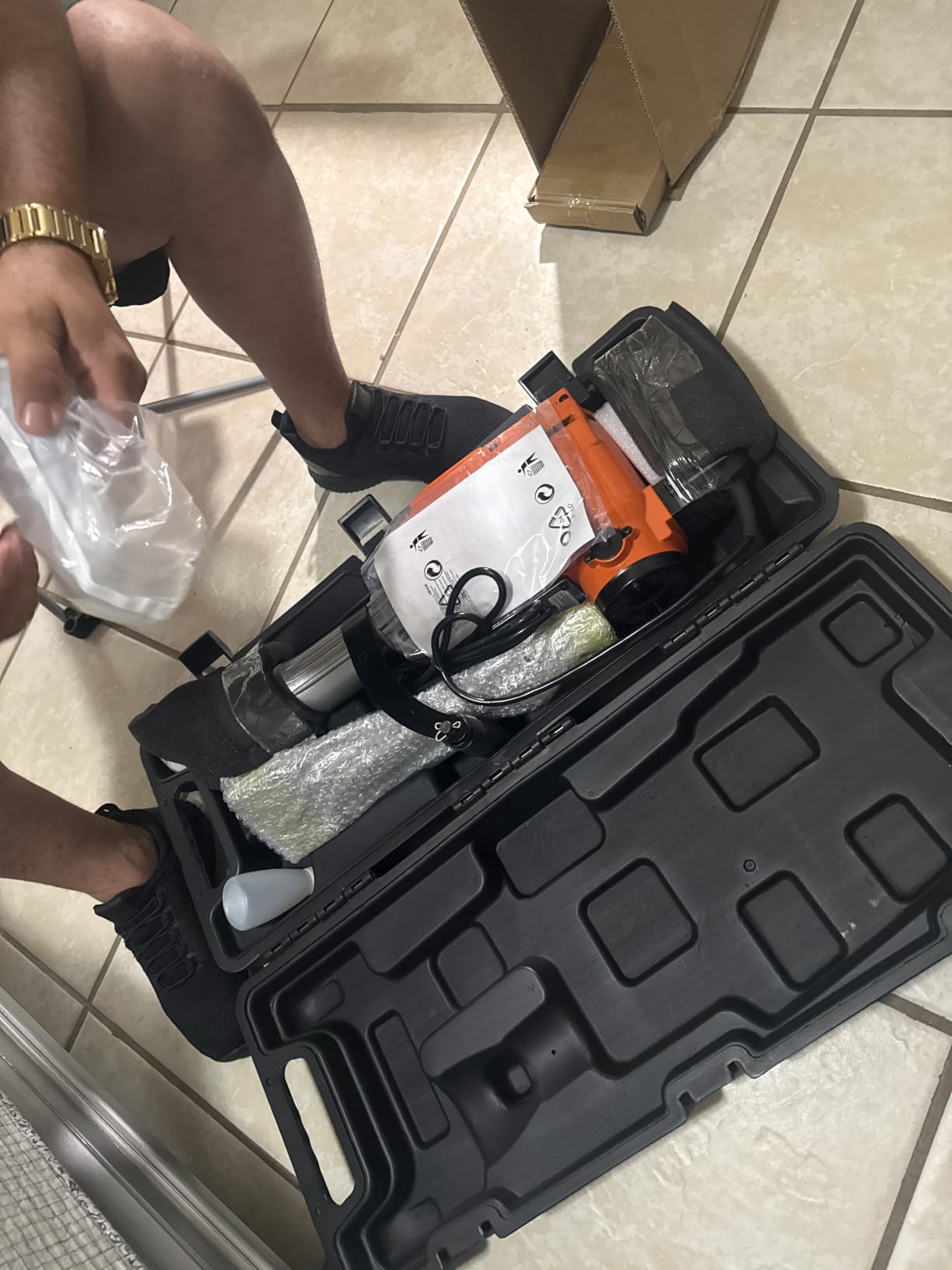 VEVOR Demolition Jack Hammer, MAX 2200W Electric Jackhammer Heavy Duty, 1400 BPM Concrete Breaker 4pcs Chisels Bit Chipping W/Case, Gloves customer photo 2