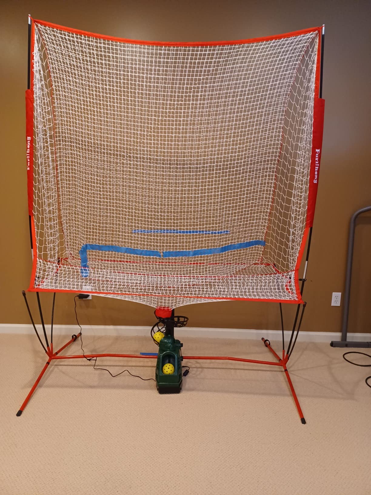 Furlihong 680PBH Pickleball Starter Kit, Including Launch Machine, Ball Recycling Net, Pickleball Paddle, 3 x Pickleballs and Carrying Bag customer photo 1