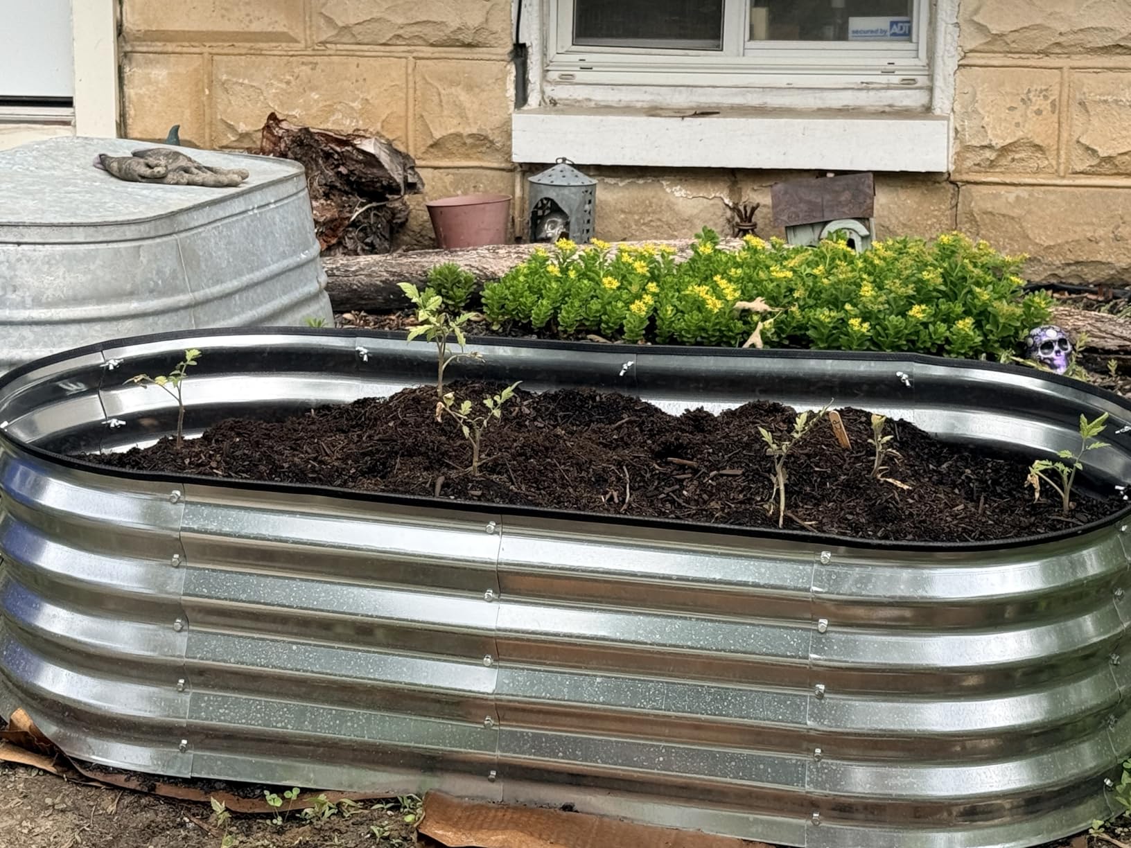 Utopia Home Galvanized Raised Garden Bed Kit 4x2x1ft, Planter Box Raised Garden Beds Outdoor, Easy Assembly Metal Raised Bed for Gardening Vegetables, Fruits, Flowers - Pack of 01 - Silver customer photo 1