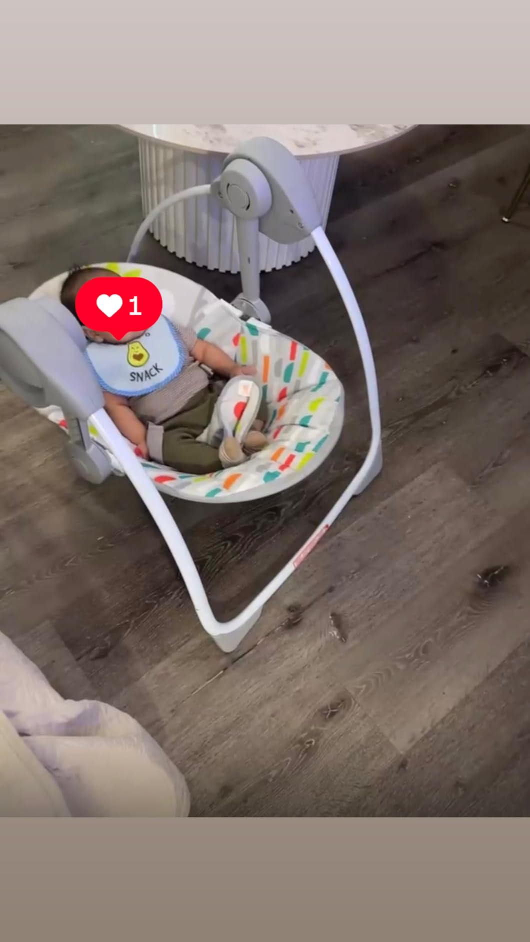 Bright Starts Playful Paradise Portable Electric Baby Swing, Newborn to 9 Months, Lightweight & Foldable Swing with 6 Speeds, 10 Soothing Melodies, 2 Hanging Toys, Max Weight 20 lbs customer photo 2
