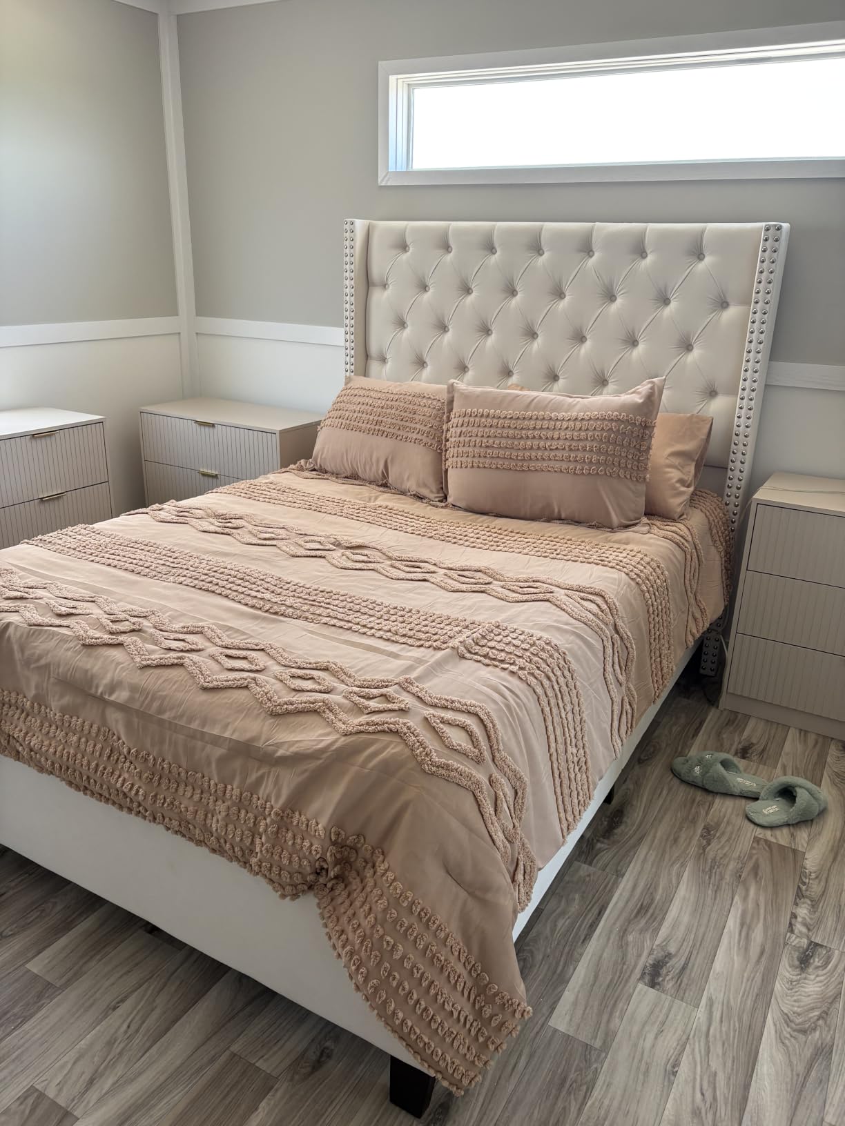 Jocisland Queen Bed Frame 61.4