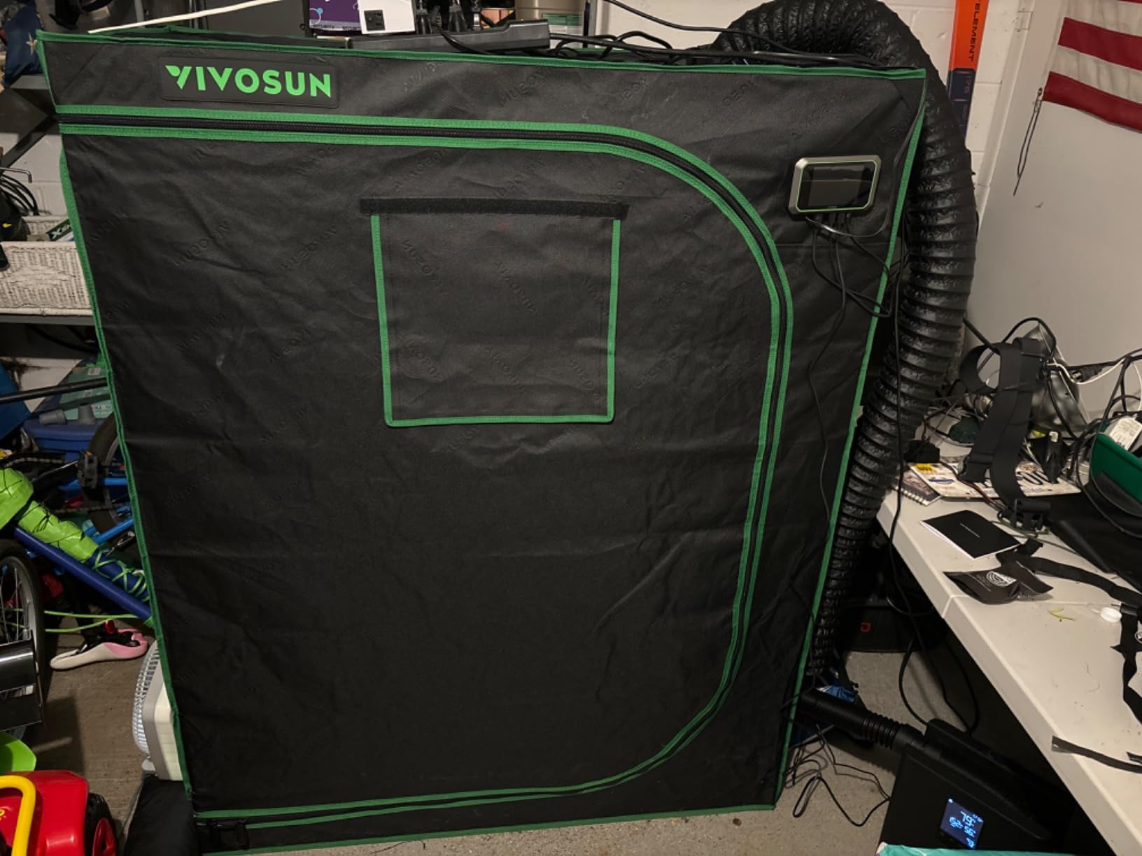 VIVOSUN Smart Grow Tent Kit 2.7x2.7ft 150W LED E42A+ Controller Grow System | WiFi-Integrated Automatic Control with GrowHub E42A+, 150W Full Spectrum LED, Efficient Ventilation System customer photo 2