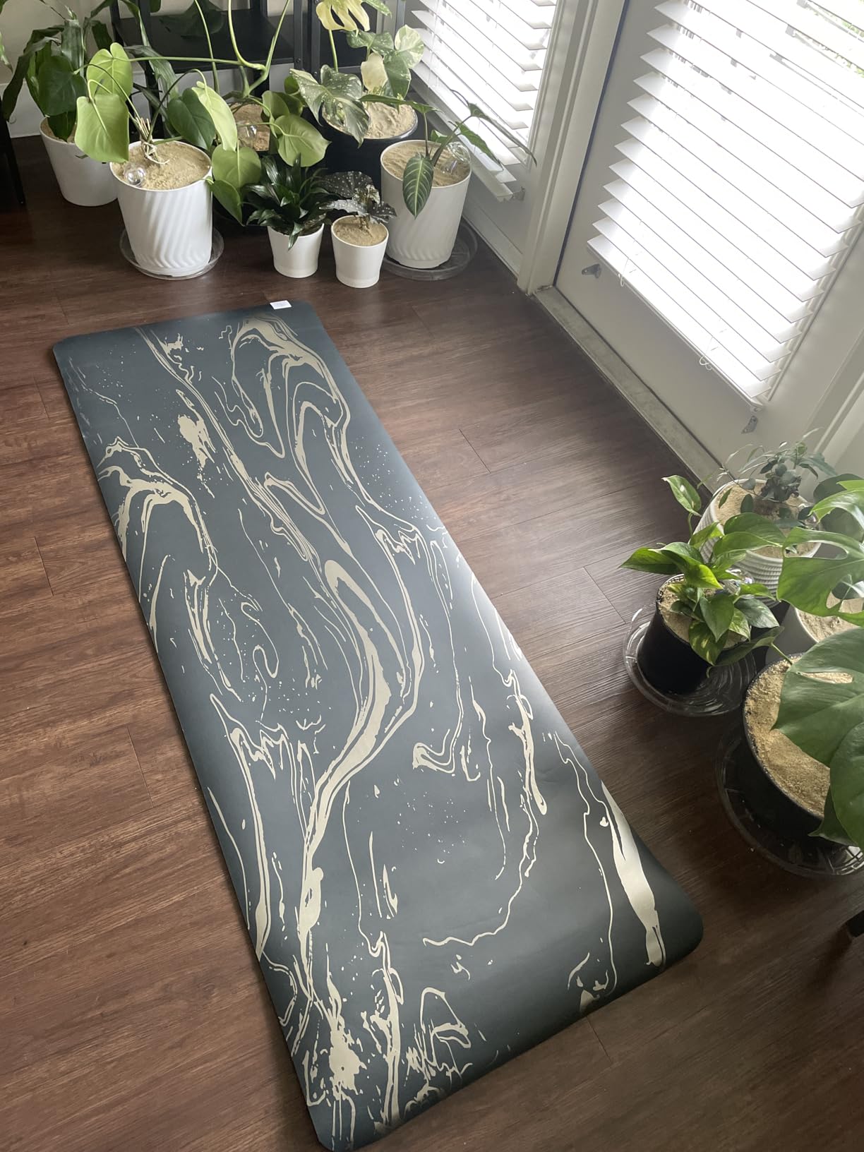 Gaiam Dry-Grip Yoga Mat, Non-Slip, Hot Yoga | Sweat-resistant dry-grip surface stays non-slip even in hot yoga. Cushioned support for floor workouts. customer photo 2