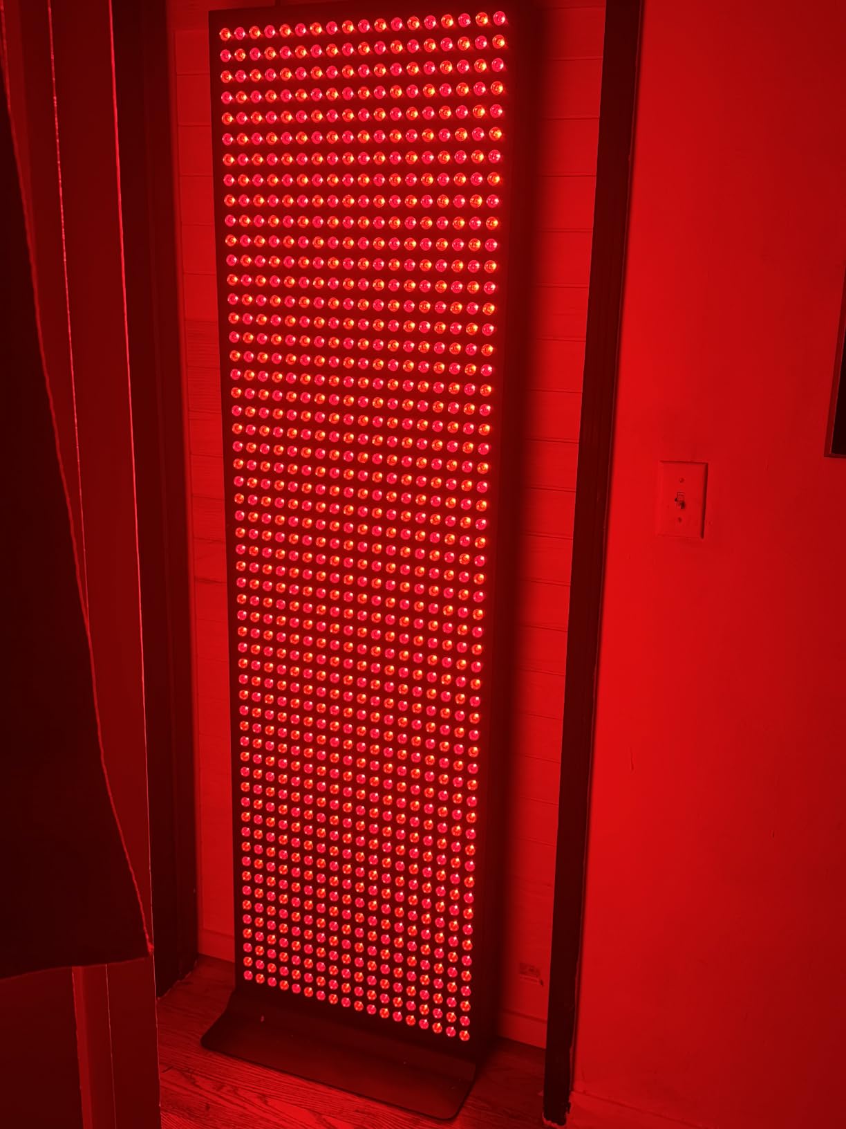 EXESAS Red Light Therapy Device for Full Body, 630nm, 660nm, 810nm & 850nm, Near Infrared Dual-Chip Clinical Grade LED Panel for Smooth Skin, Weight, Pain and Overall Wellness (800LED) customer photo 1
