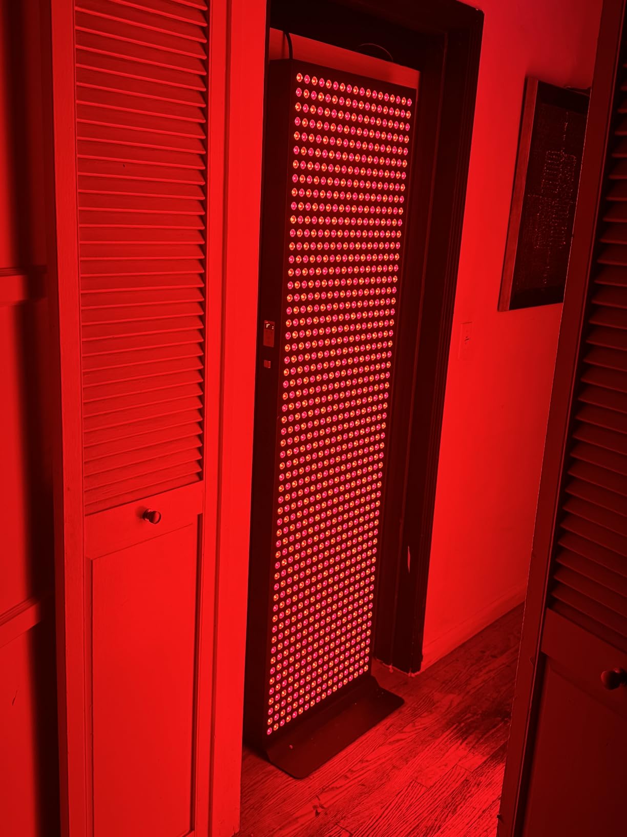 EXESAS Red Light Therapy Device for Full Body, 630nm, 660nm, 810nm & 850nm, Near Infrared Dual-Chip Clinical Grade LED Panel for Smooth Skin, Weight, Pain and Overall Wellness (800LED) customer photo 2