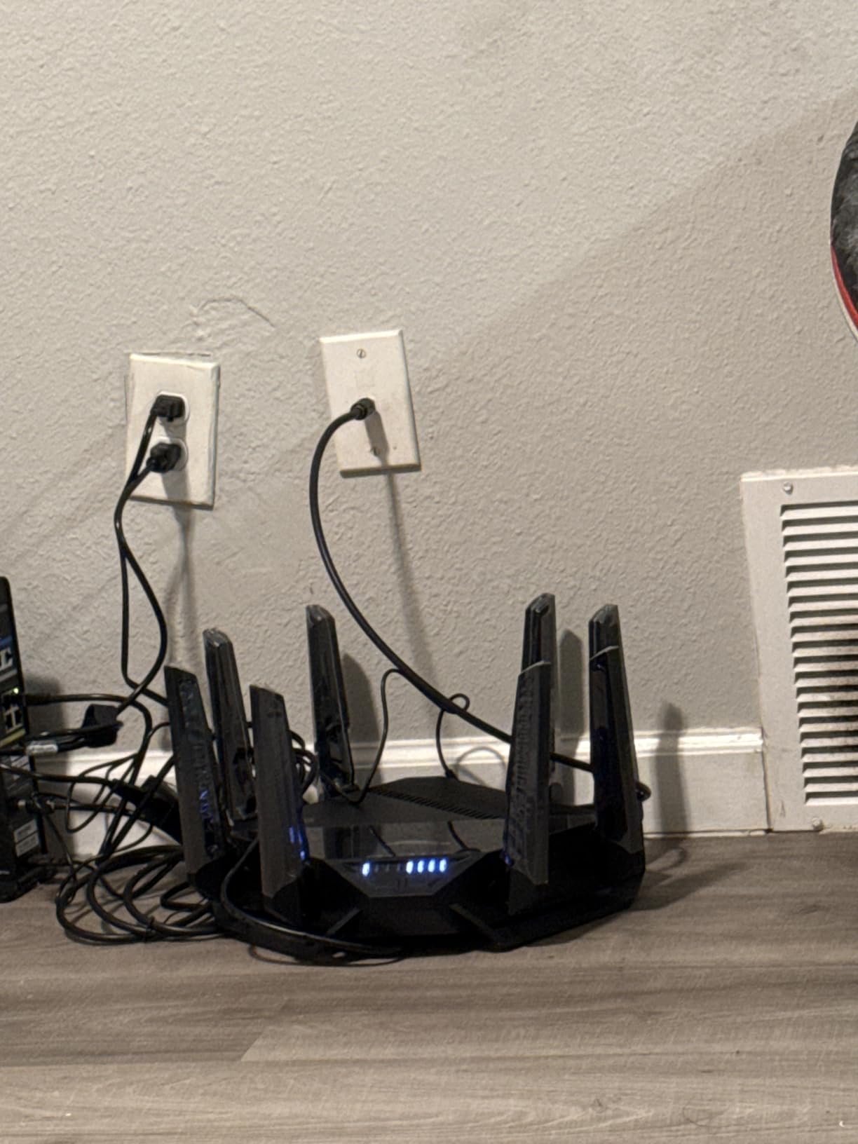 ASUS RT-BE96U WiFi 7 Router - Tri-Band, 19 Gbps, x2 10G WAN, Mesh customer photo 2