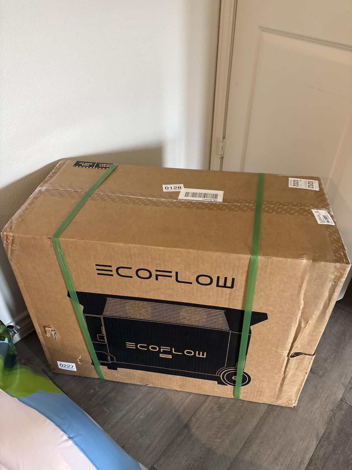 EF ECOFLOW Portable Power Station 3600Wh DELTA Pro, 120V 3600W AC Output | 2.7H Fast Charge Power Station, Expandable up to 25kWh, Solar Generator for Home Use, Power Outage, Camping, RV, Emergencies customer photo 1