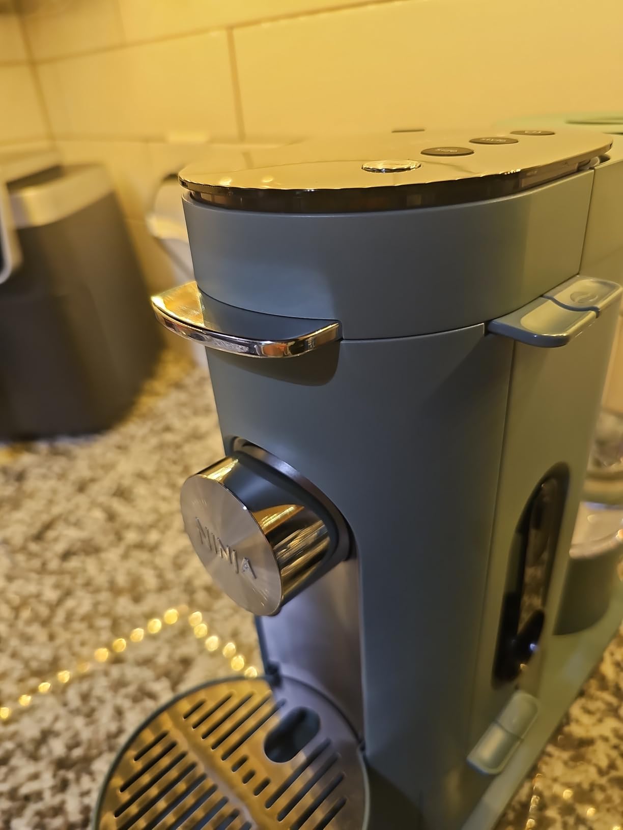 Ninja Single Serve Coffee Maker - Combo Machine, K-Cup Pods and Grounds, 4 Styles of Brewing, up to 24 Oz Cup Sizes, 56 Oz Removable Reservoir, Black, PB051 customer photo 2