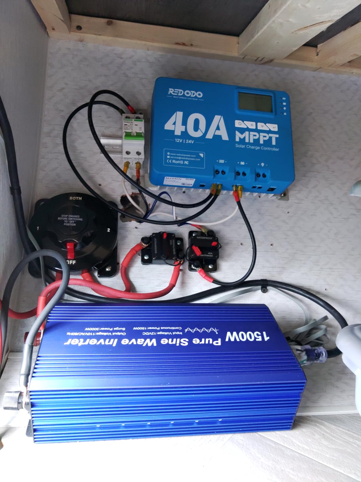 Redodo 40 Amp MPPT 12V/24V DC Input Solar Charge Controller with Built-in Bluetooth Module, Parameter Adjustable LCD Display LED Indicators customer photo 1