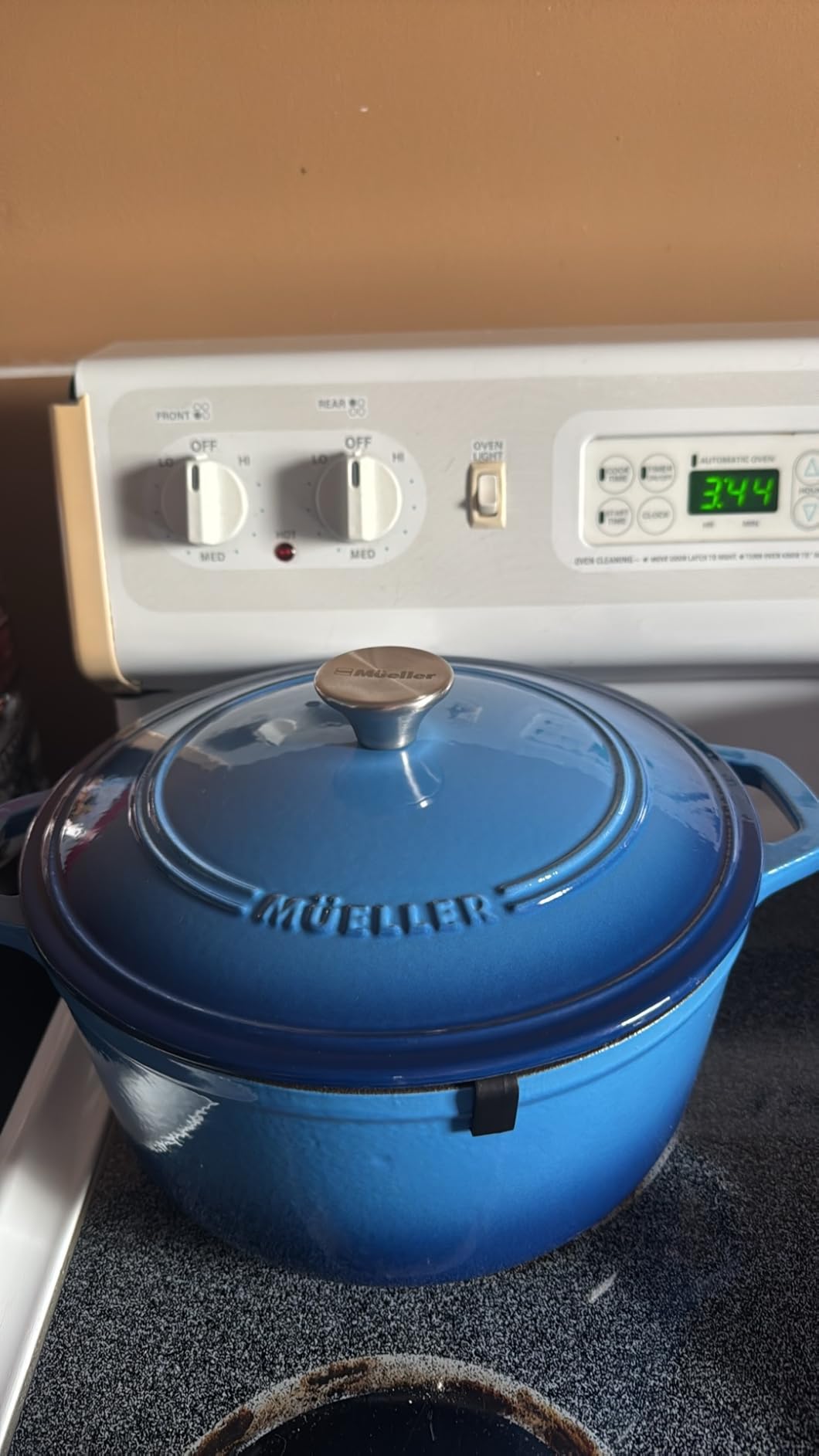 Mueller DuraCast 6 Quart Enameled Cast Iron Dutch Oven Pot with Lid | Sourdough Bread Baking, PFOA-Free, 500°F Oven Safe - All Cooktops incl. Induction, Braising & Slow Cooking, Emerald customer photo 2