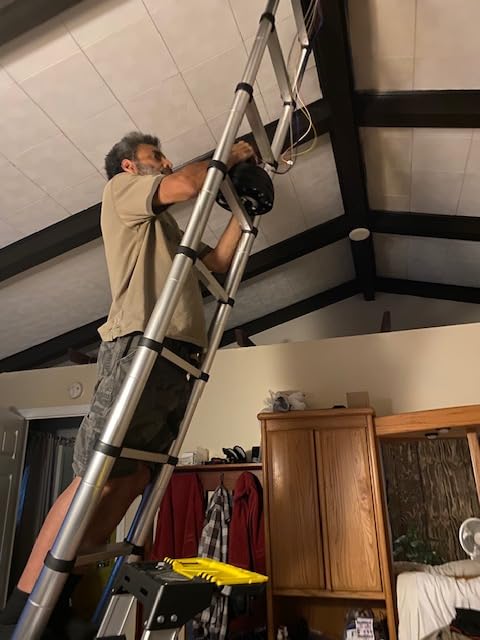 BOCOM 14.5 FT Aluminum Telescoping Ladder, Lightweight Multi-Purpose Collapsible Extension with 2 Triangle Stabilizers, Heavy Duty 330 lbs Max Capacity, Ideal for Home, RV, and Outdoor Work Black customer photo 2