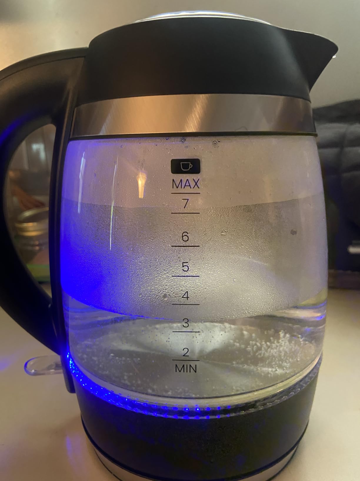 Chefman Electric Kettle, 1.8L 1500W, Hot Water Boiler, Removable Lid for Easy Cleaning, Auto Shut Off, Boil-Dry Protection, Stainless Steel Filter, BPA Free, Borosilicate Glass Electric Tea Kettle customer photo 1