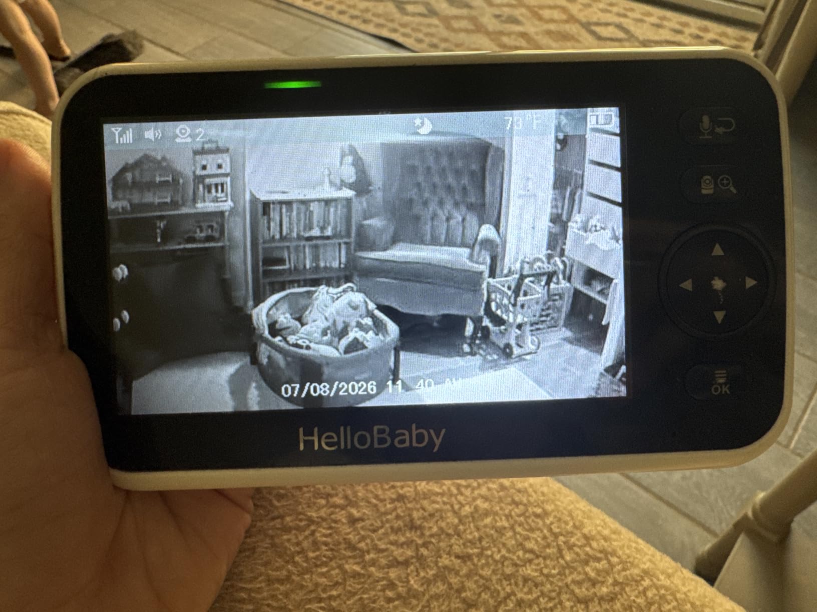 HelloBaby Upgrade 5'' Baby Monitor with 30-Hour Battery, 2 Cameras Pan-Tilt-Zoom, 1000ft Range Video Audio Baby Monitor No WiFi, VOX, Night Vision, 2-Way Talk, 8 Lullabies and Temperature customer photo 2