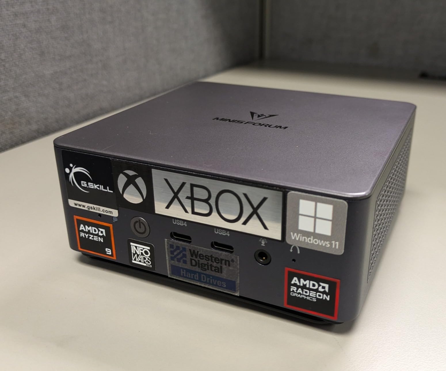 MINISFORUM Venus UM790 Pro Mini PC AMD Ryzen 9 7940HS up to 5.2 GHz, 32 GB DDR5 1TB SSD with AMD Radeon 780M, 4X USB3.2, 2X USB4, 2xHDMI 2.1, 2X PCIe4.0, Wi-Fi 6E/BT5.3, RJ45 2.5 G customer photo 1