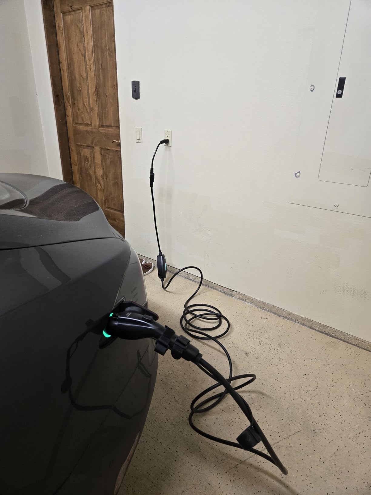 Level 1&2 EV Charger, Electric Vehicle Portable Charger with 25FT Cable, ETL Listed J1772 EVSE for All EVs & PHEVs, 12A 120V/16A 240V (Black, 16A Max | NEMA 5-15&6-20 Standard Home Plug) customer photo 1