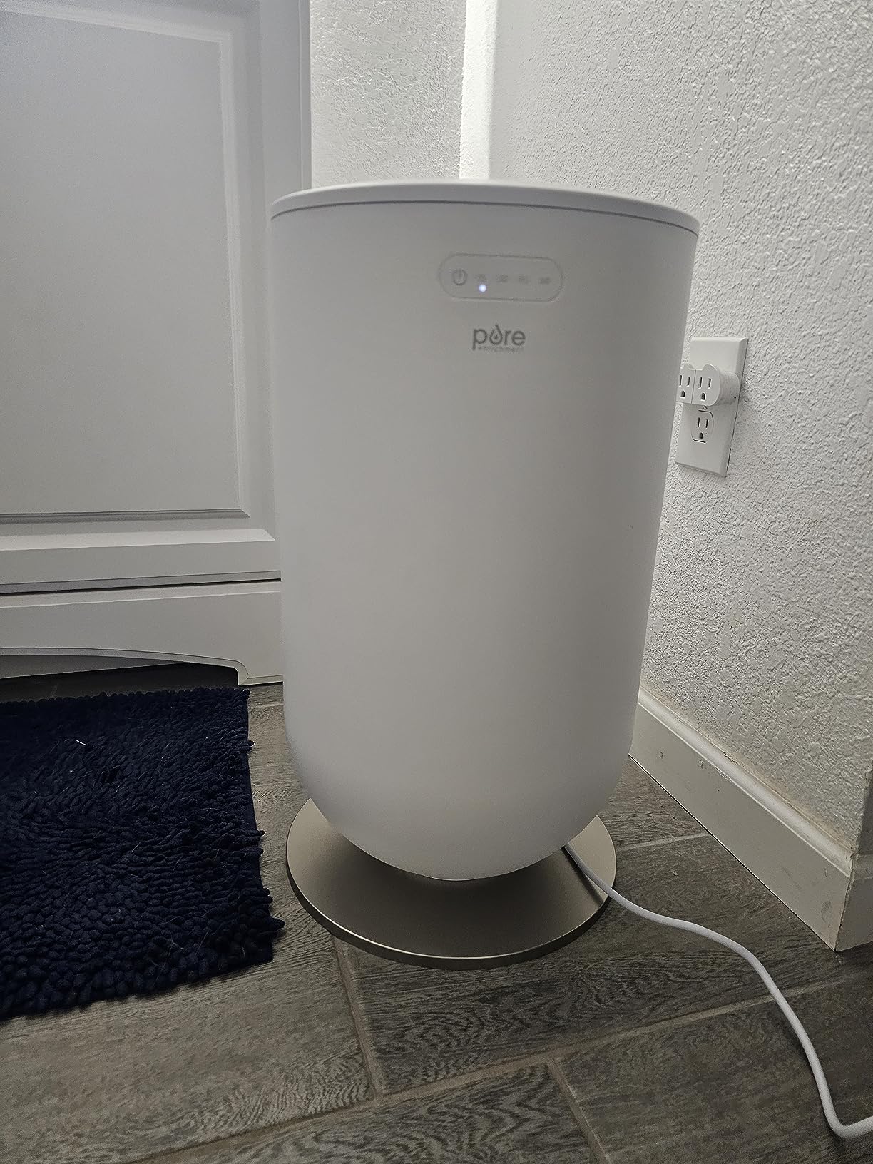 Pure Enrichment PureBliss Luxury Towel Warmer - Extra Large 20L Heats Towels, Robes, Blankets, or Clothing - Modern Bucket Design, 4 Heat Timer Settings & Auto Shut-Off (White & Brushed Gold) customer photo 1