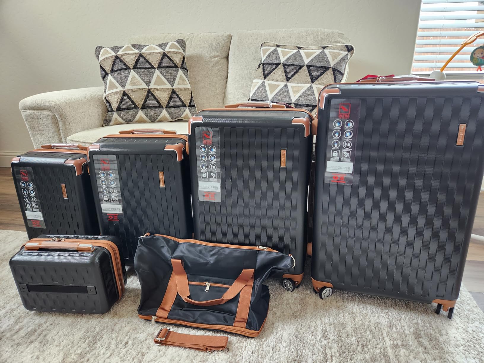 Luggage Sets 7 Piece Suitcase Set, Hard Shell Carry on Luggage Travel Suitcases with Spinner Wheels and TSA Lock, Lightweight Luggage Set for Women, Black Brown customer photo 1