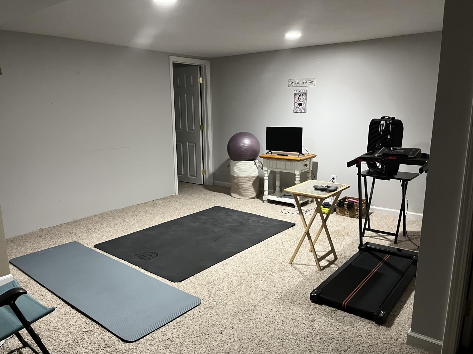 HAPBEAR Extra Large Yoga Mat - 72x48x6mm (1/4 inch), Non-Slip, Durable, Thick Wide Exercise Mat for Home Workouts, Yoga, Pilates, Stretching and Cardio Workouts customer photo 1