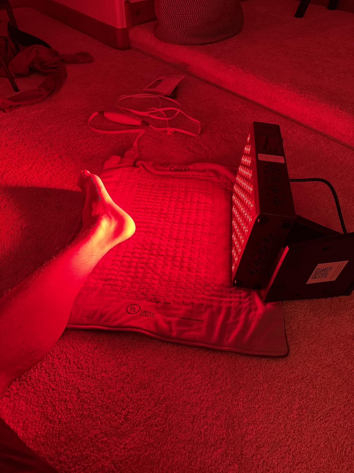 Hooga Red Light Therapy Panel Device - Full Body Panel, 630nm 660nm 810nm 850nm Red & Near Infrared Light Therapy, 300 Quad Chip LEDs, Brightness Control, Pulse Mode - ULTRA1500 customer photo 1