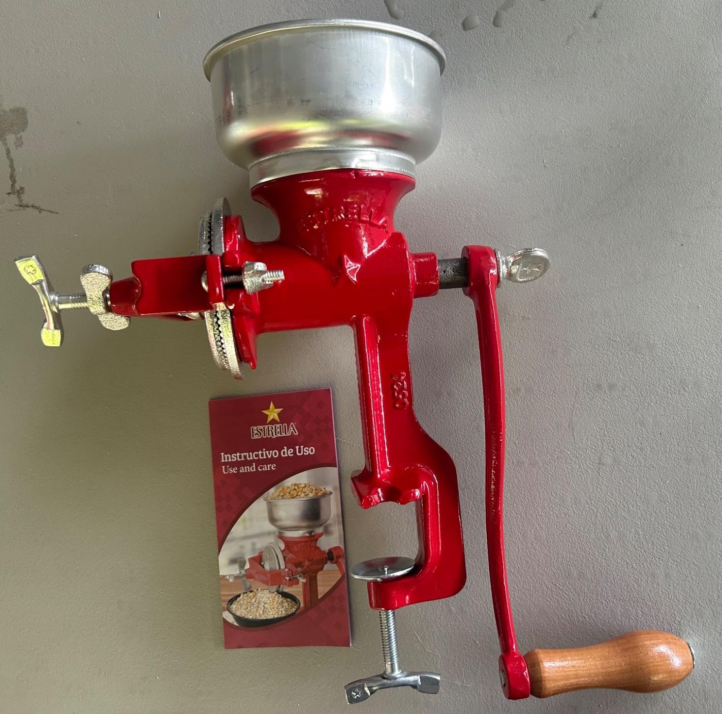 Estrella Cast Iron Manual Corn Grinder, Hand Grain Mill, Molino de Maiz Manual, Red Molino for Corn, Nixtamal, Masa, Coffee & Spices customer photo 2