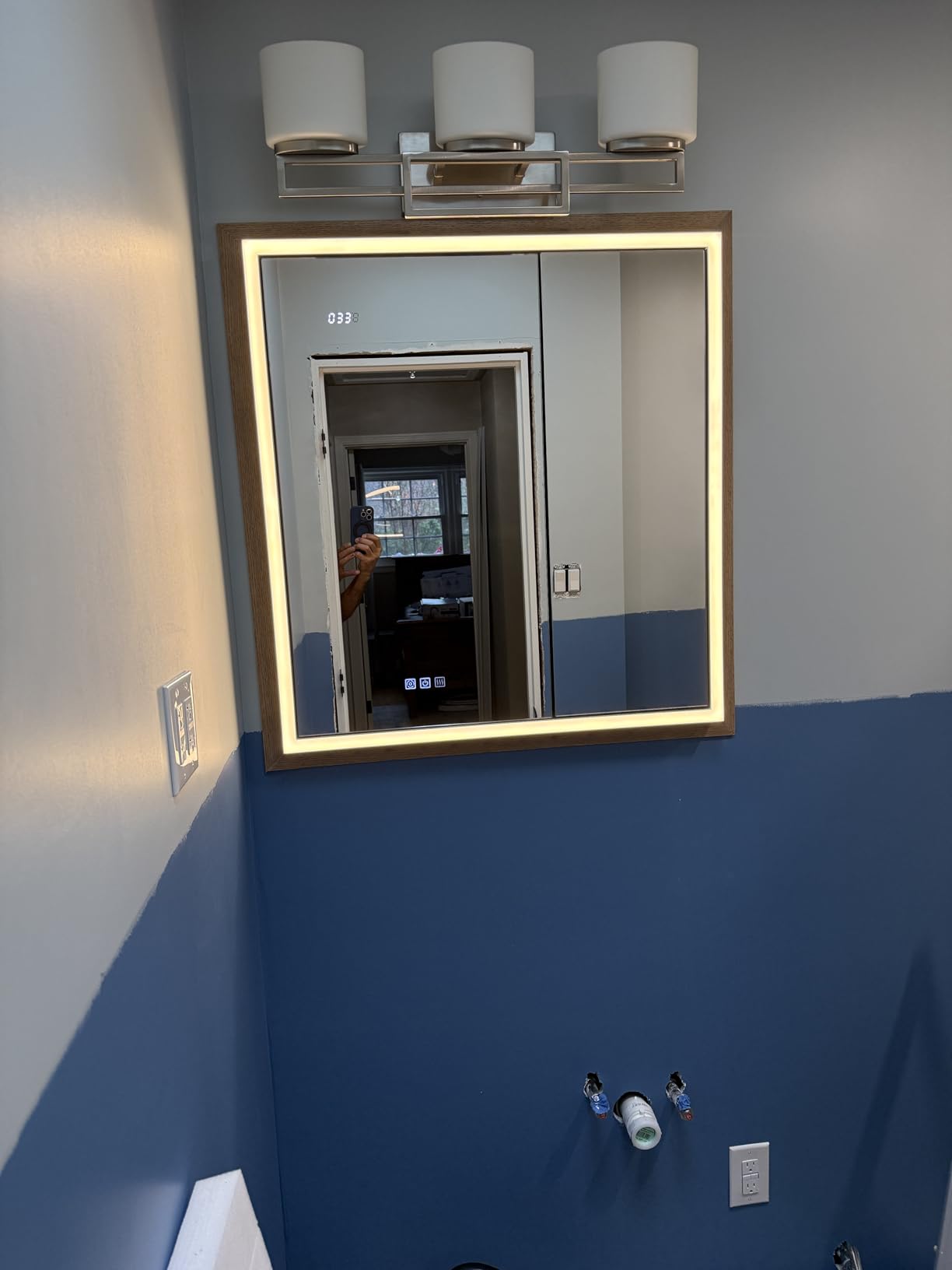 LED Medicine Cabinet with Mirror, 24x32 Surface or Recessed Lighted Medicine Cabinet with Mirror, Dimmable Fogless Aluminum Medicine Cabinet with Outlet, Time Display& Built-in Sensing Light customer photo 1